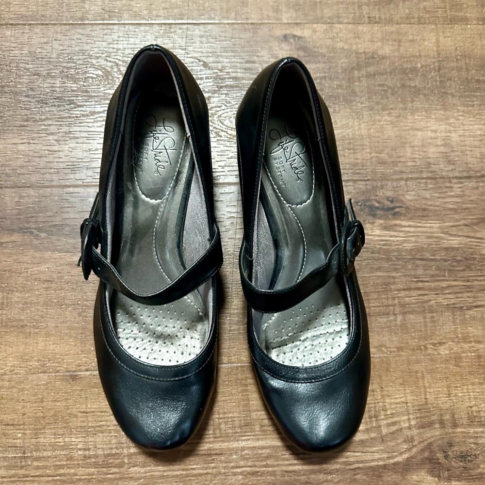 Life Stride Rozz Black Mary Jane Heels - Picture 2 of 5